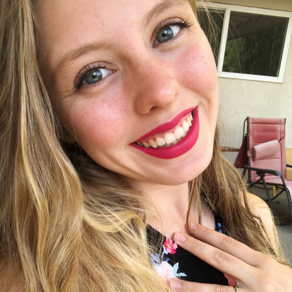 Meet your Posher, Becca
